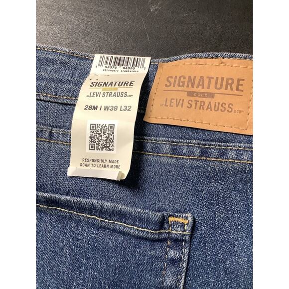 Signature Levi Strauss Gold Label Womens Mid Rise Bootcut Jeans Sz 28M W39 L32 - Picture 7 of 8